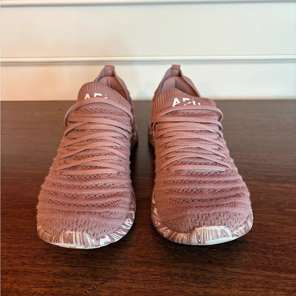 APL TechLoom Wave Running Shoes | 9.5 | Tan/Pink